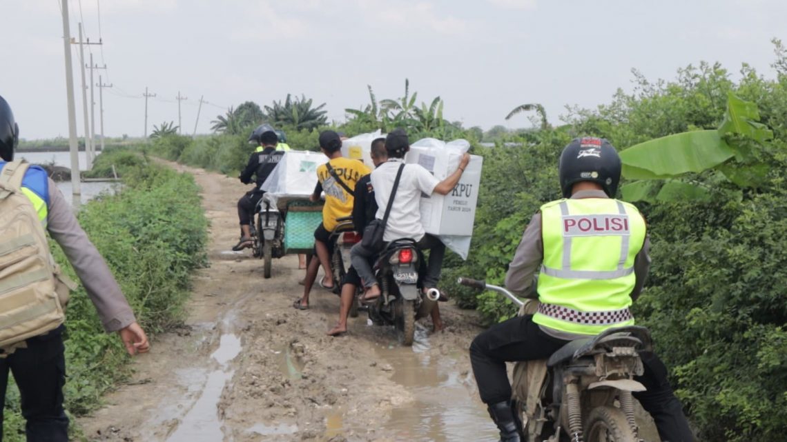 Fasilitasi 150 Pemilih Nyoblos di Dusun Terpencil Tuban, Petugas Rela Terjang Medan Sulit Berlumpur Pakai Motor 1 Dusun terpencil.