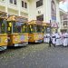 Bus sekolah gratis.