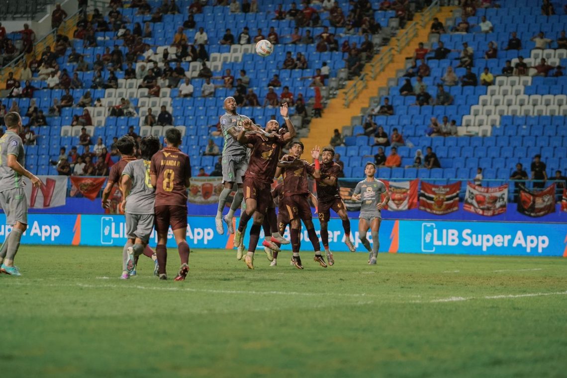 Hasil PSM Makassar vs Persebaya Berakhir Seri, Paul Munster Puas Performa Pemain 1 PSM Makassar vs Persebaya.