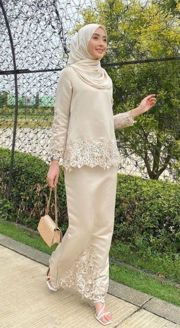 7 Model Gaun Bridesmaid Tampil Beda saat Temani Pengantin: Makin Pede Terlihat Anggun dan Elegan 2 Model gaun bridesmaid terbaru.