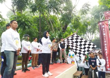 Jalan Sehat Bareng KPU Kabupaten Mojokerto, Jadi Sarana Edukasi Jelang Pemilu 2024