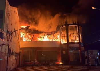 kebakaran gudang ekspedisi di Malang