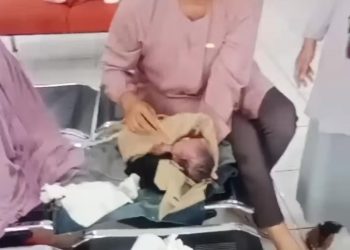 wanita lahiran di bank BRI