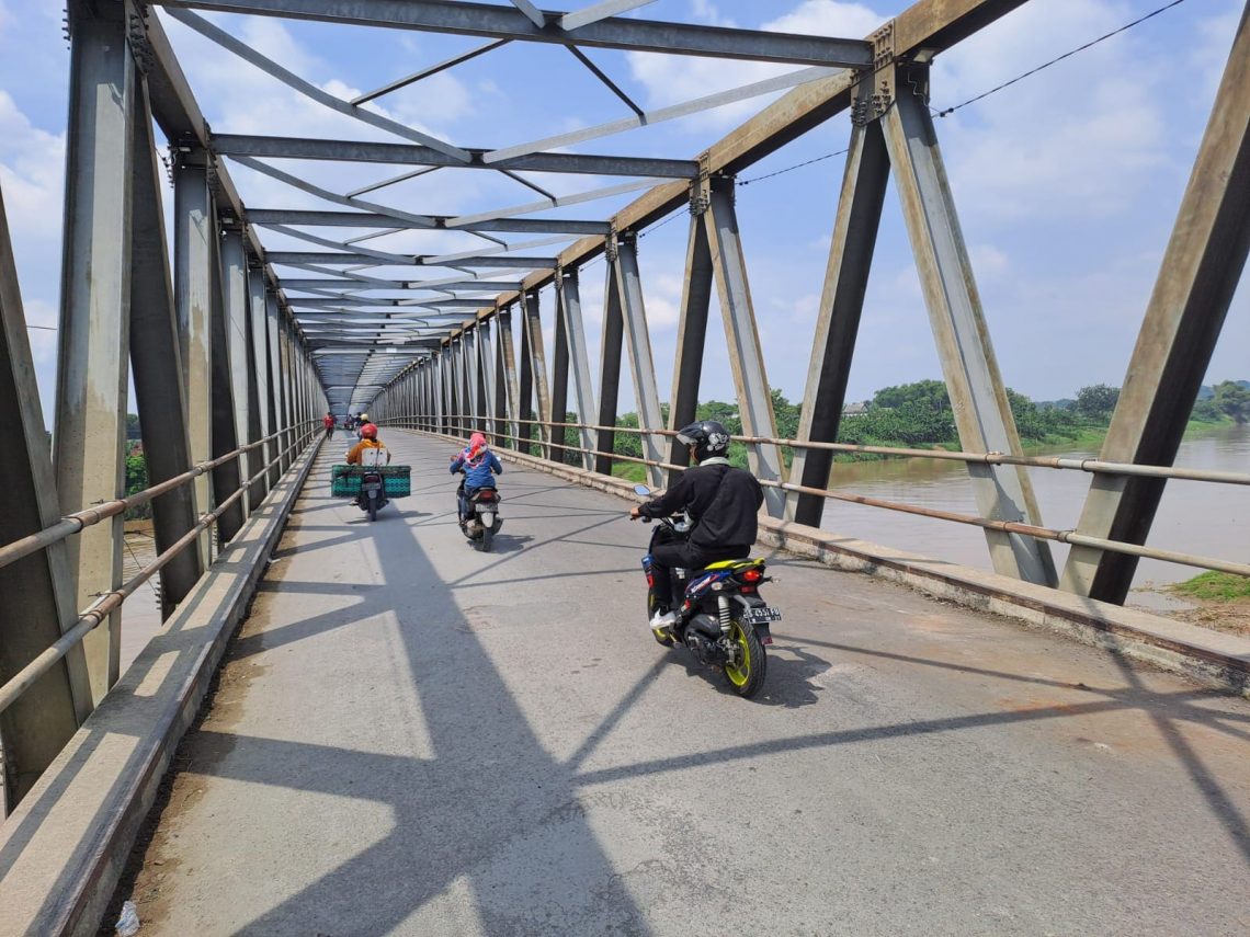 Jembatan Glendeng.