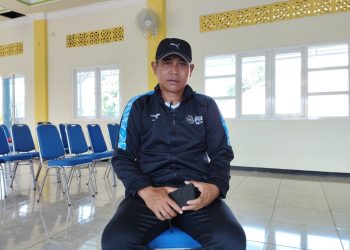 Pelatih berlisensi.