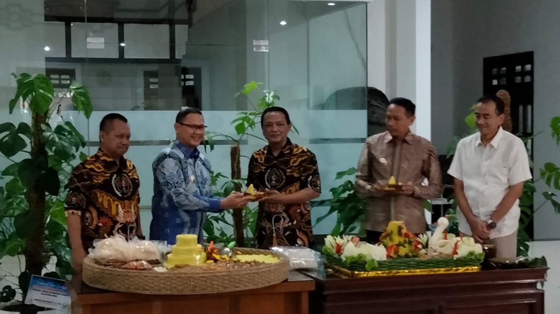 HPN 2024, PWI Malang Raya Apresiasi Forkopimda lewat Piagam Penghargaan Tokoh Peduli Pers 1 PWI Malang Raya.