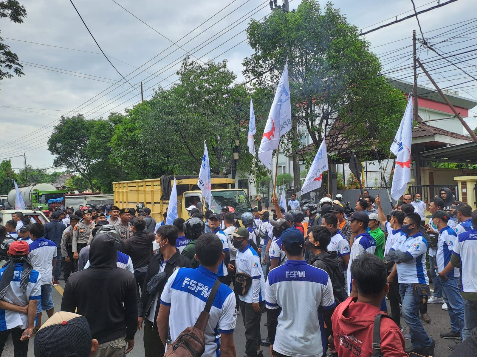 Demo buruh di Tuban.