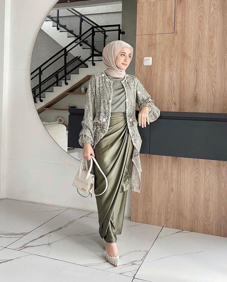 7 Model Gaun Bridesmaid Tampil Beda saat Temani Pengantin: Makin Pede Terlihat Anggun dan Elegan 3 Model gaun bridesmaid terbaru 2024.