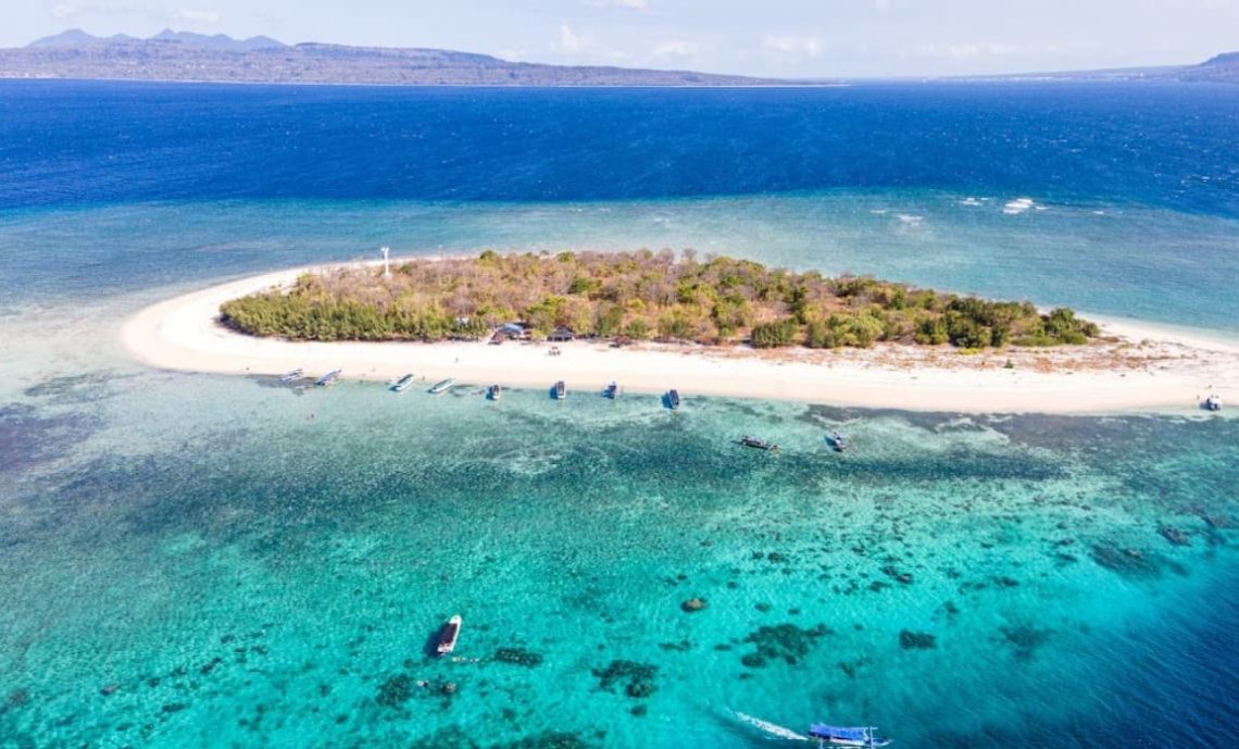 Info Terbaru Wisata Pulau Tabuhan, Destinasi Memesona Berburu Sunrise dan Sunset Terbaik di Banyuwangi bak Berada di Maldives 1 Pulau Tabuhan.