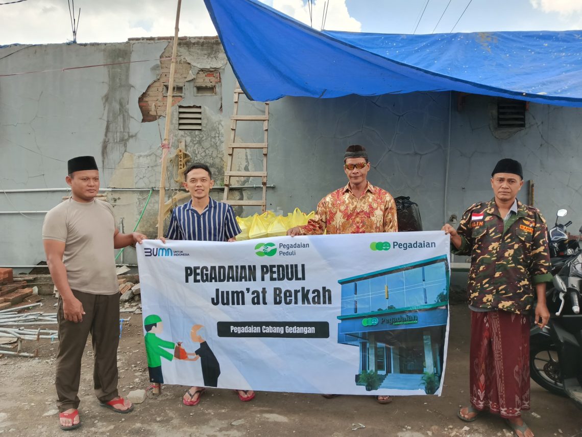 Jum'at Berkah, Pegadaian Kanwil XII Surabaya Bagikan 14 Ribu Makanan Siap Saji untuk Warga 1 Pegadaian Kanwil XII Surabaya.