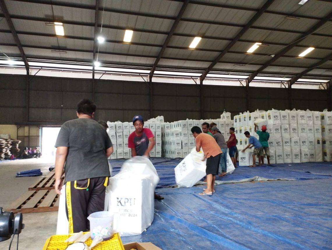 Tanda Coblosan Rampung! Logistik Pemilu Diangkut ke Gudang KPU Mojokerto 1 Gudang KPU Mojokerto