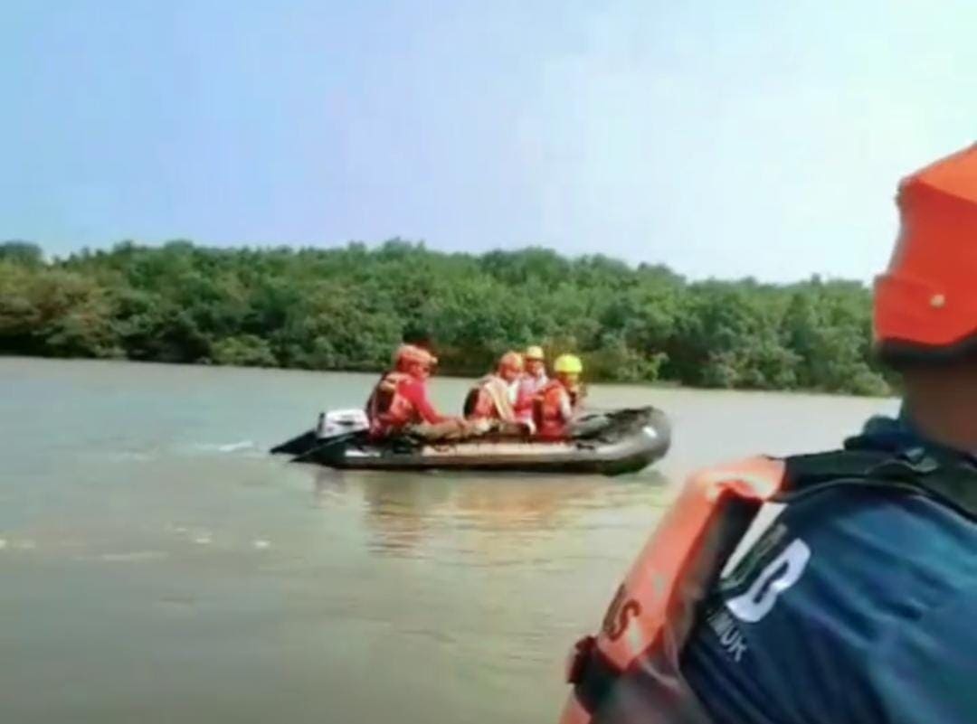 Akhirnya Pencarian Wisatawan Terseret Sungai Banyak Mojokerto Dihentikan 1 Pencarian Mojokerto