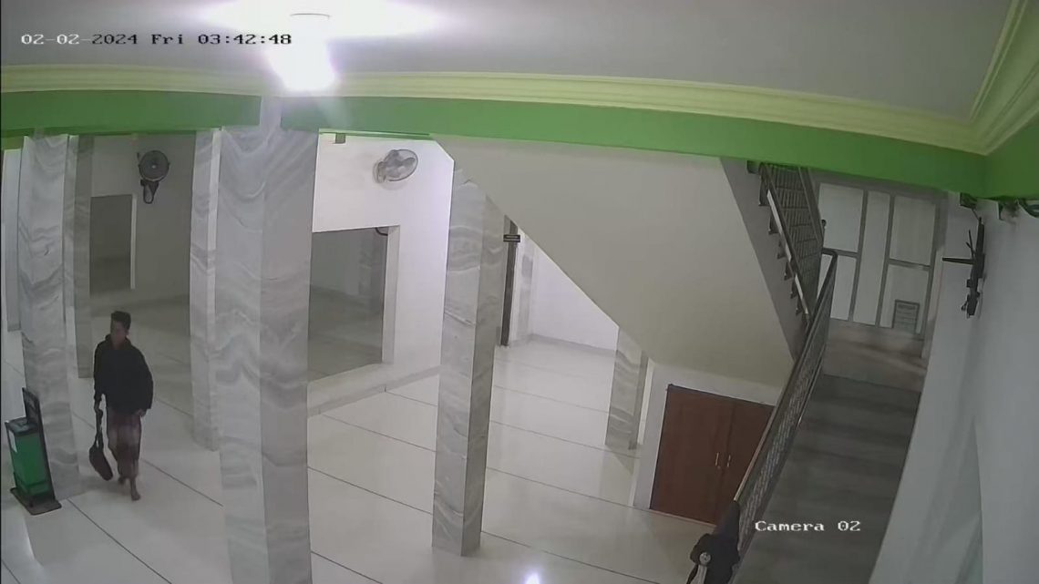 Pura-pura Tidur di Serambi Masjid, Ternyata Pencuri di Tuban Hendak Aksi, Tunggu Jamaah Sholat 1 Pencuri di Masjid