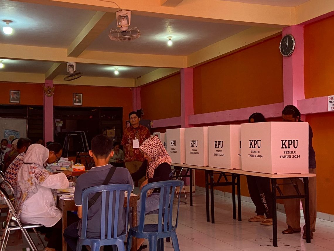 Pemungutan Suara Ulang (PSU) di TPS 02 Kelurahan Ketintang, Kecamatan Gayungan, Kota Surabaya, Sabtu (24/2/2024) (Foto: Izzatun Najibah/ Tugu Jatim)