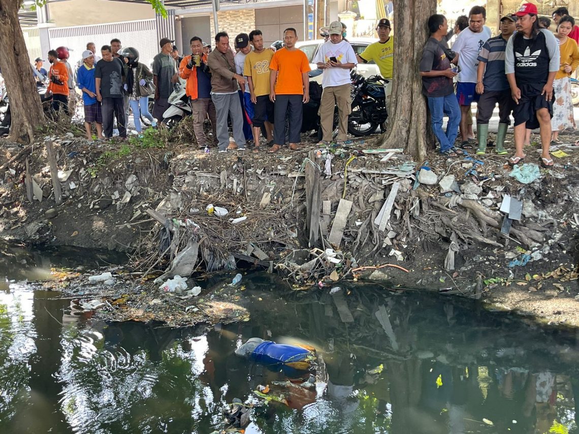 Hilang Dua Hari, Jenazah Pria di Surabaya Ditemukan Mengapung di Sungai 1 Penemuan Jenazah