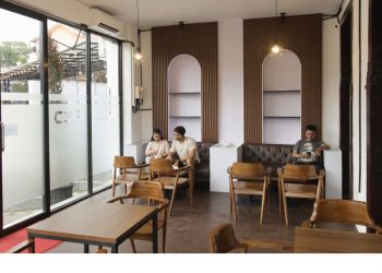 cafe di taman dayu