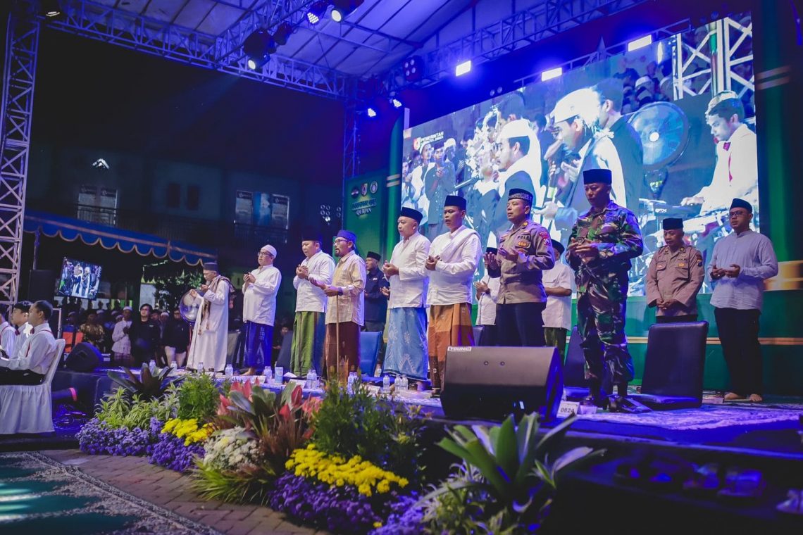 Peringatan Malam Nuzulul Qur'an di Pondok Pesantren Raudhatul Ulum, Kali Pertama Dihadiri Bupati Jember 1 Raudhatul Ulum.