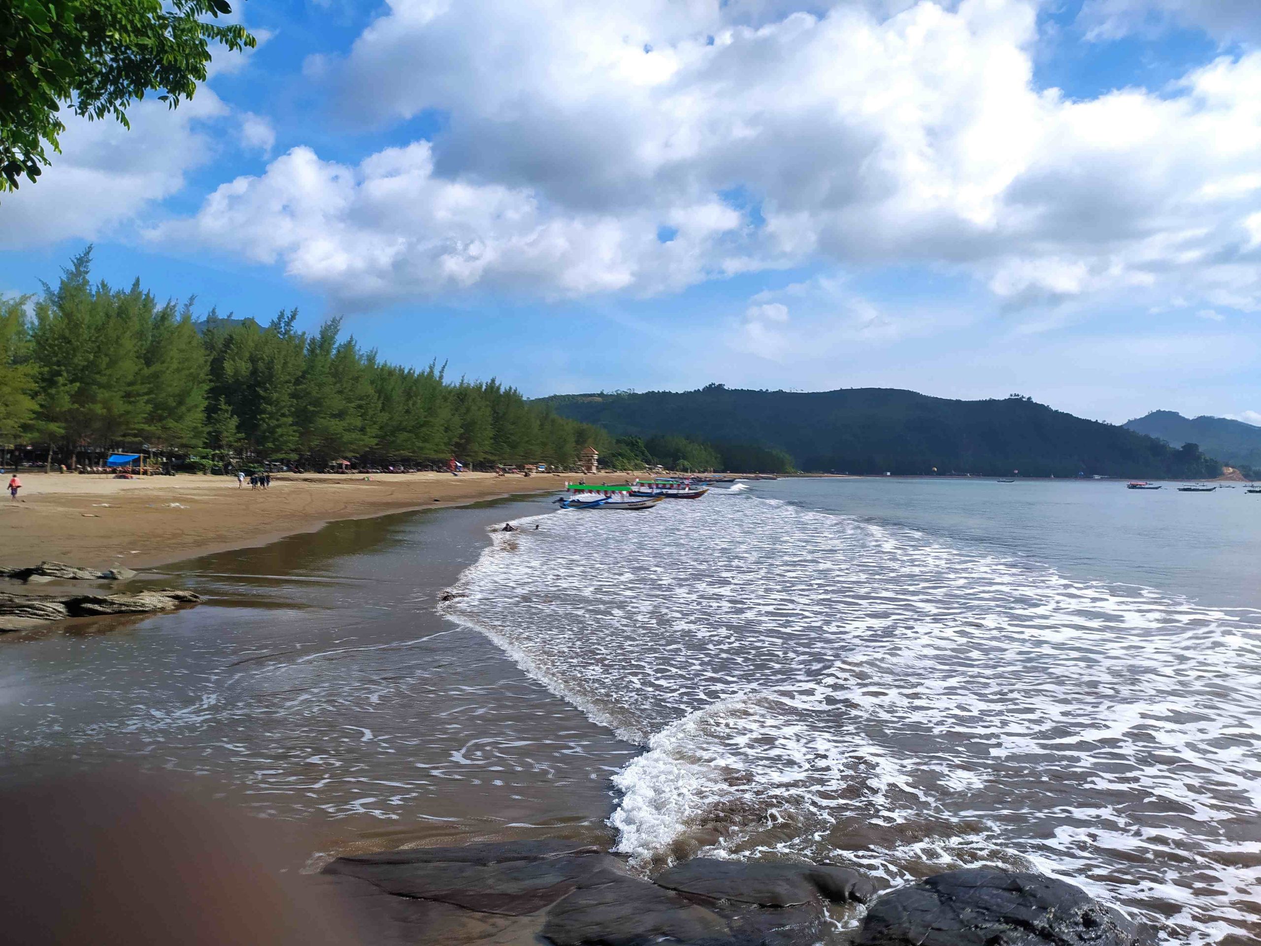 pantai di jalur lintas selatan tulungagung