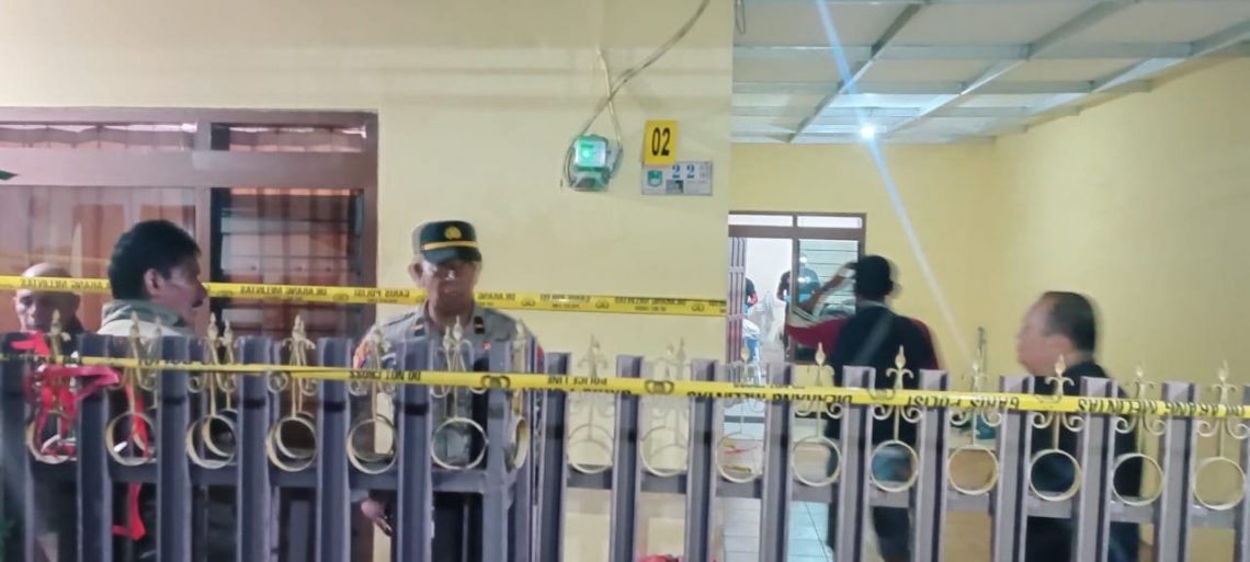 Warga Pakis Malang Tewas Diduga Jadi Korban Perampokan Sadis, Leher Tertancap Pisau saat Jam Tarawih 1 Korban perampokan.