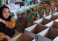 Banjir Pesanan Jelang Lebaran, Pengusaha Parsel Kota Mojokerto Sempat Sulit Cari Bahan Baku 2 Pengusaha parsel.