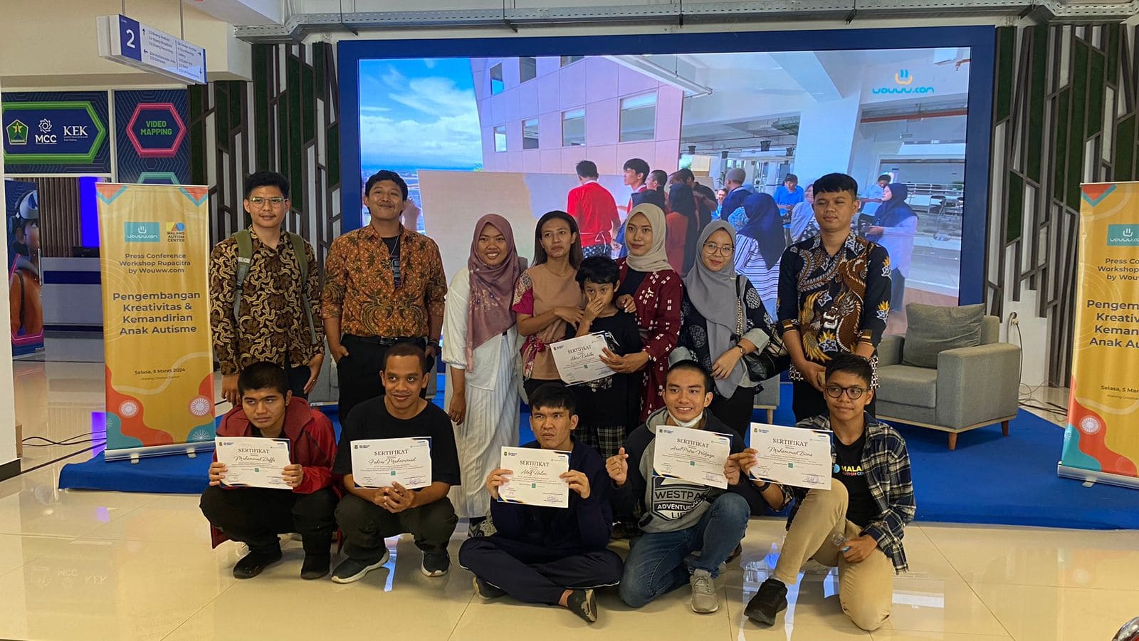 Pelatihan Wouww dan MAC.