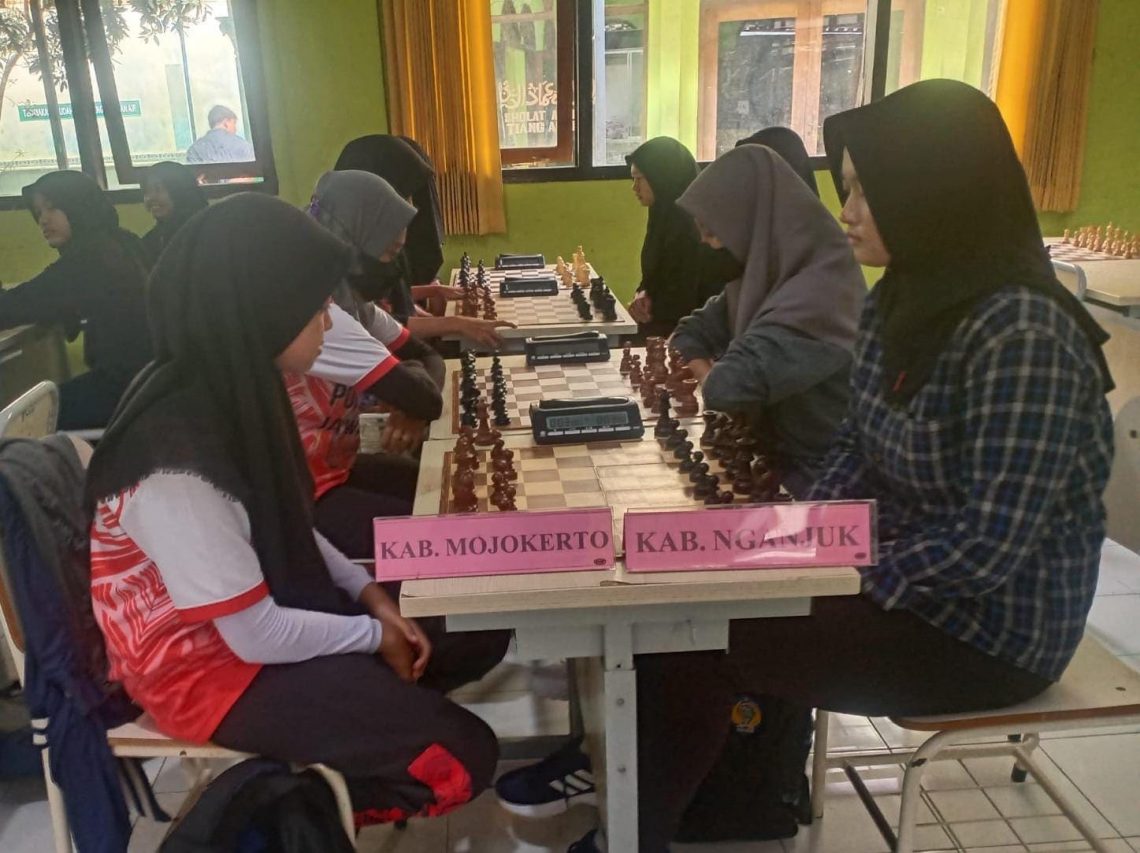 Catur Kabupaten Mojokerto.