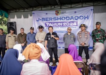 Program J-Bershodaqoh selama Ramadan 2024, Bupati Jember Bagikan Sembako Tingkatkan Rasa Solidaritas 1 J-Bershodaqoh.