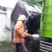 Truk terbakar.