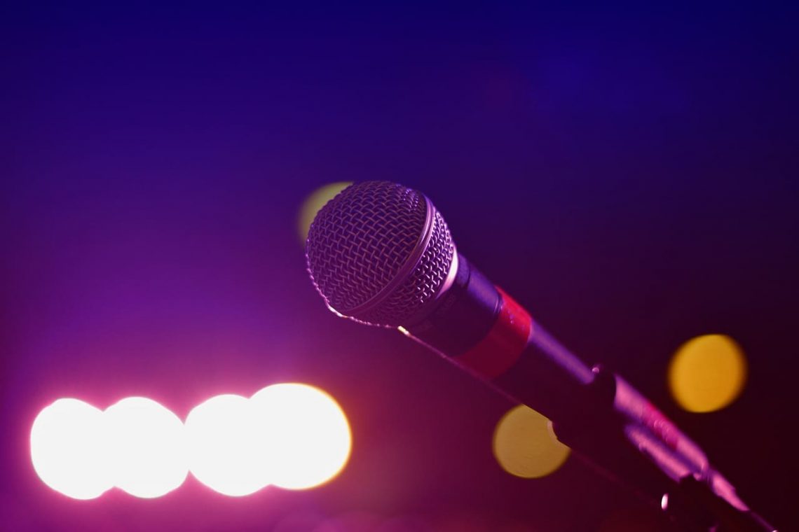 Bisnis karaoke.