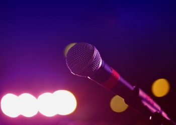 Bisnis karaoke.