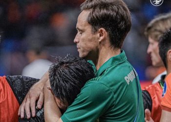Pelatih Persebaya.