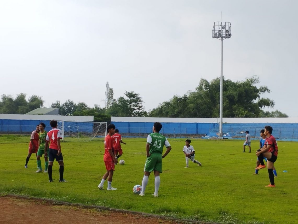 Sepak bola.