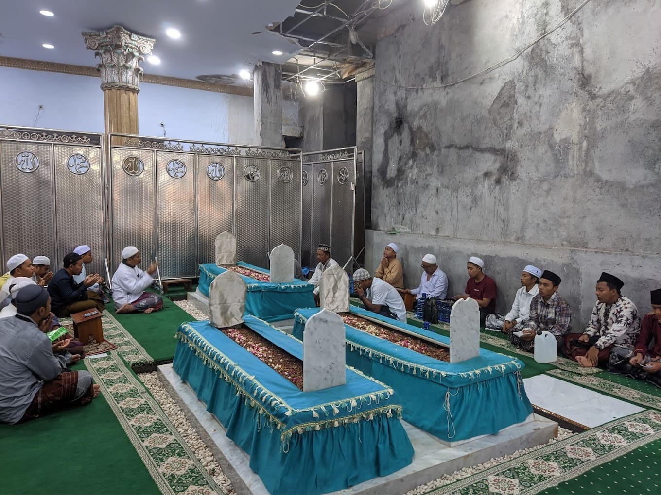 Wisata religi di Jember saat Ramadan.