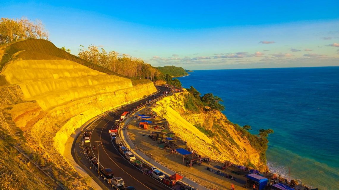 pantai di jalur lintas selatan tulungagung