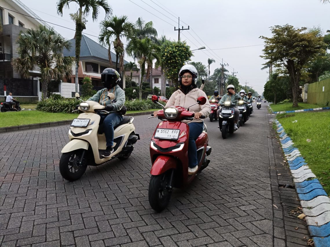 Jurnalis dan Blogger Asyik Berkendara di Stylo Fashion Urban City Rolling, Diedukasi Safety Riding Pakai Skutik Premium Fashionable 1 Stylo Fashion Urban City Rolling.