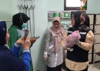 Disambangi Bupati Mojokerto, Begini Kondisi Bayi Imut Ditemukan Warga Saat Makan Sahur 2 Bayi