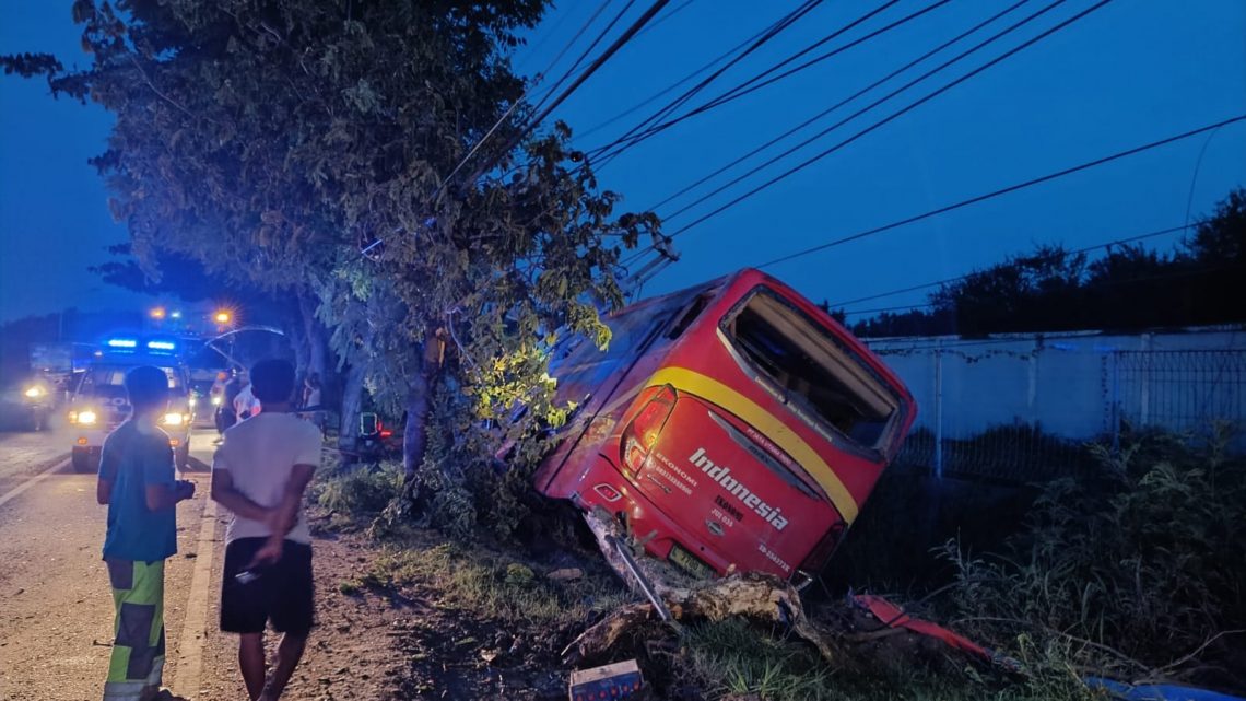 Bus Kecelakaan