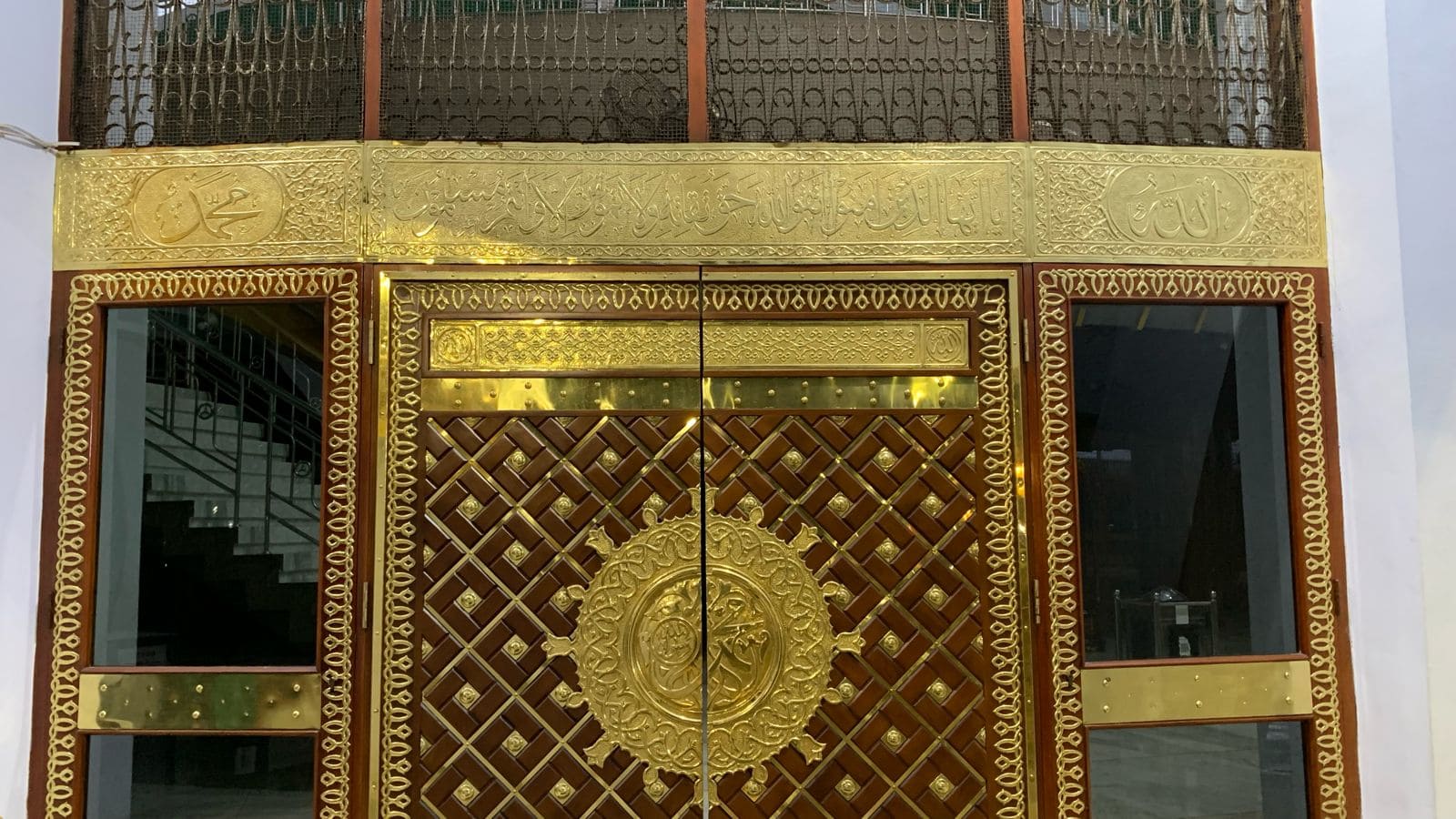 Wisata religi Masjid Jami’ Al Baitul Amien.