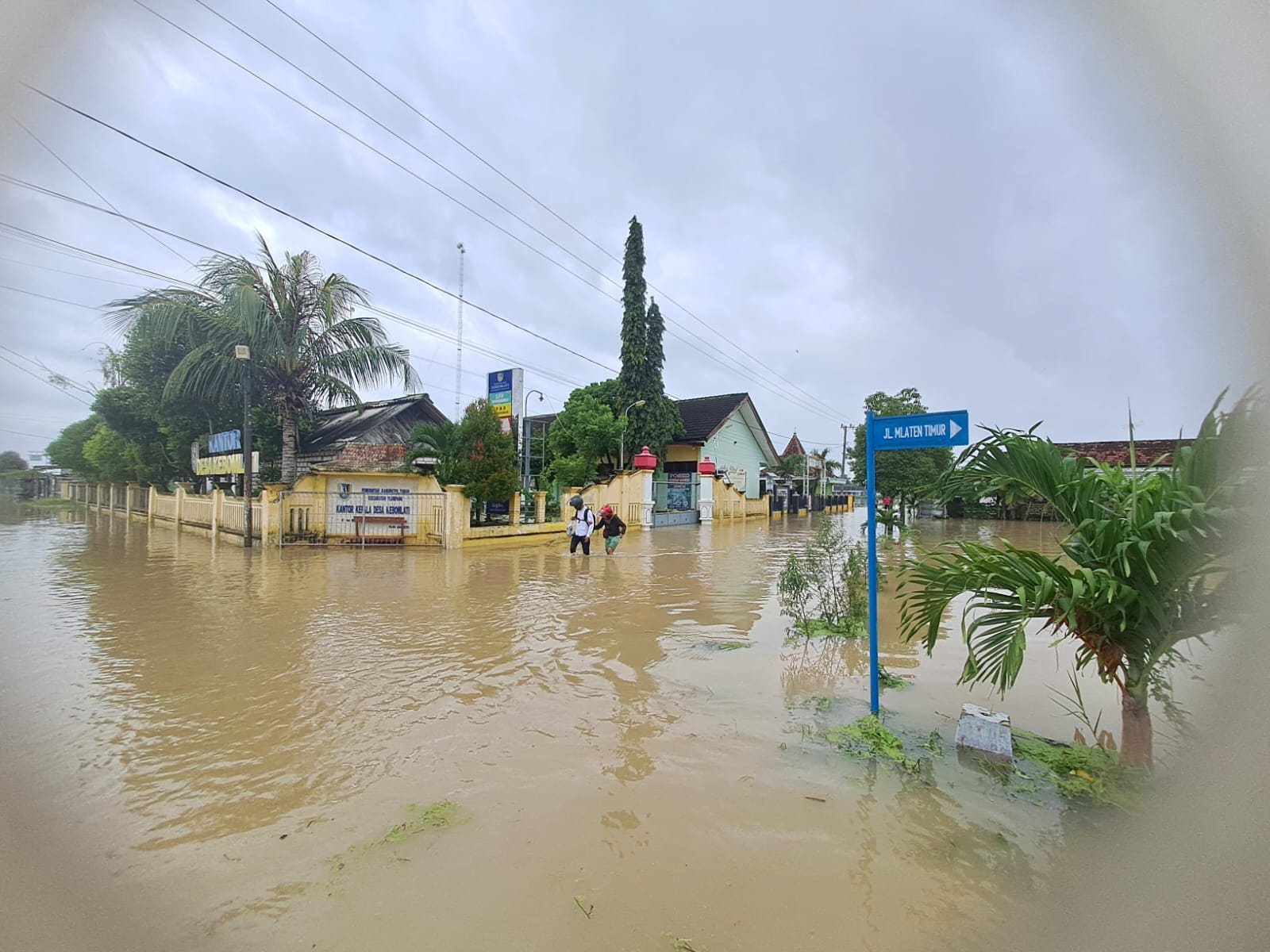Banjir di Bengawan Solo.