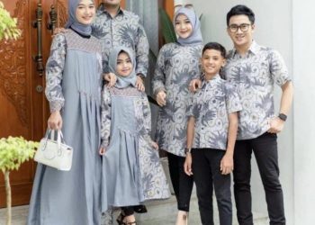 Model baju couple keluarga untuk Lebaran.