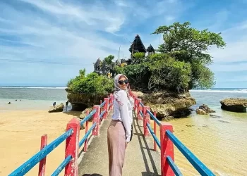 Pantai Balekambang