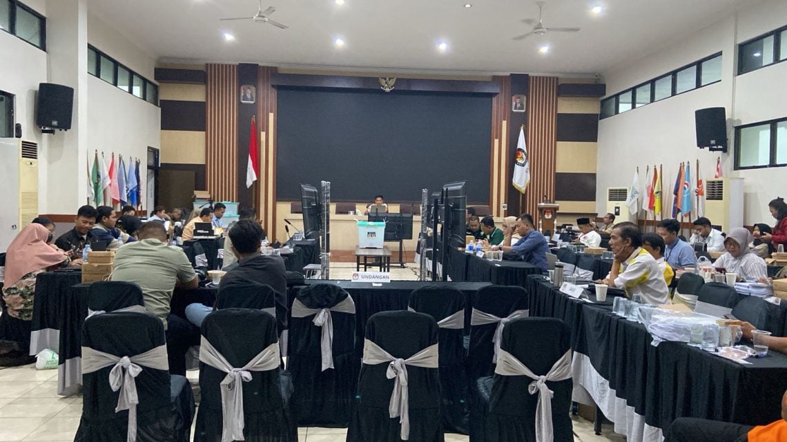 Suasana KPU Surabaya