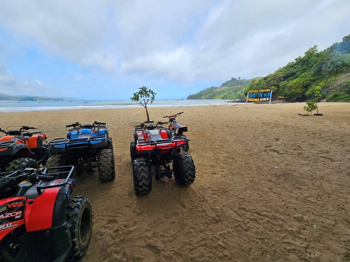ATV di Pantai Gemah