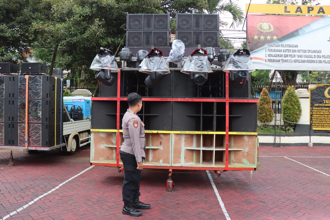 Jedag-Jedug Bangunkan Sahur! Konvoi Sound Horeg Keliling Digelandang ke Polres Malang 1 Sound Horeq 2