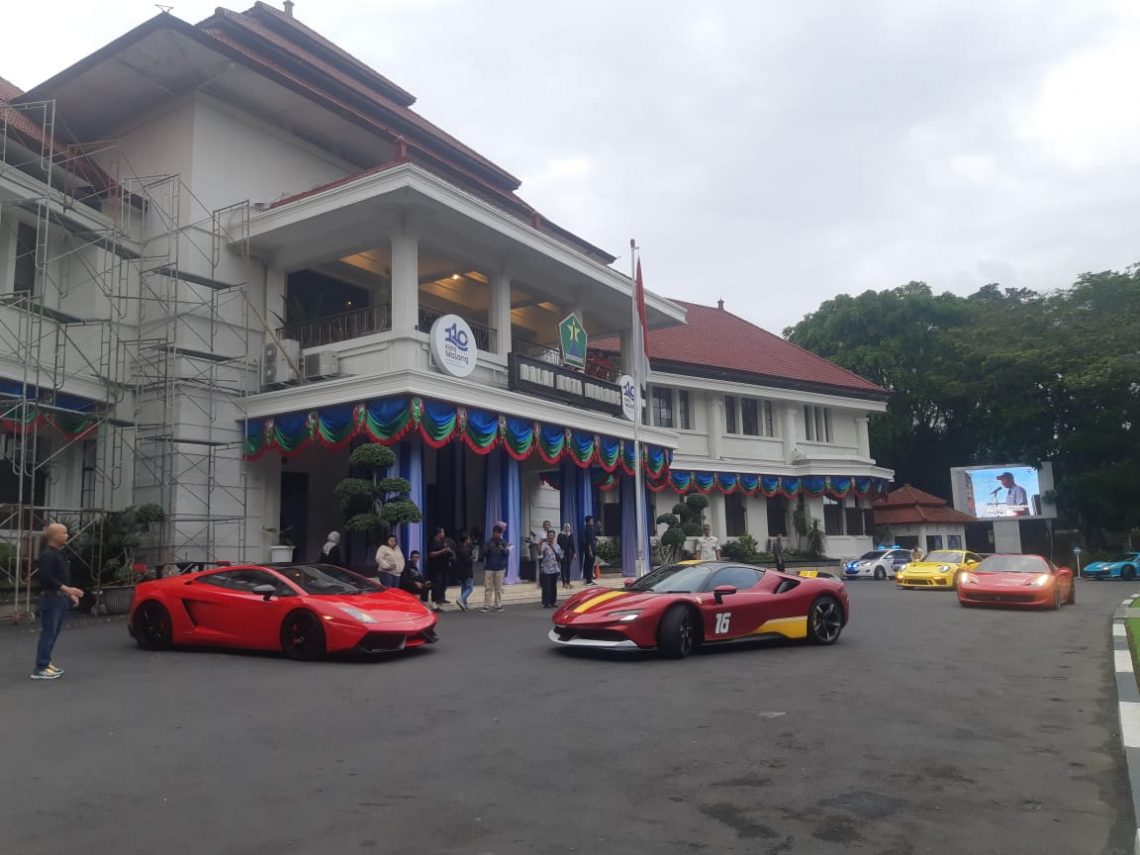 Ngabuburit ke Malang ala Komunitas Supercar Surabaya 1 Supercar ngabuburit 1