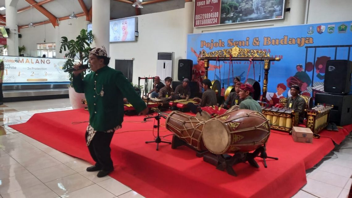 Tampil Beda! Penumpang di Bandara Abdulrachman Saleh Kini Disuguhi Campursari hingga Tari-tarian 1 Bandara Abdulrachman Saleh.