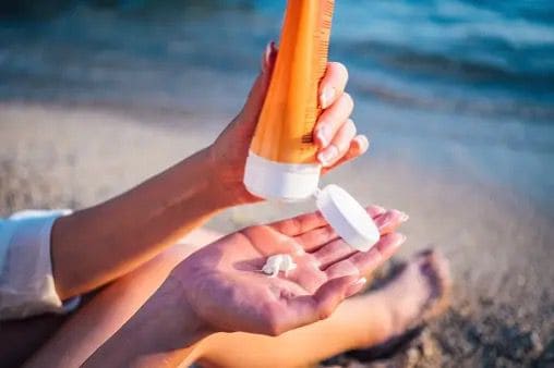 Kulit Wajah Makin Sehat dan Glowing, Cek Urutan Pemakaian Skincare Pagi dan Malam yang Benar 1 Pemakaian skincare.