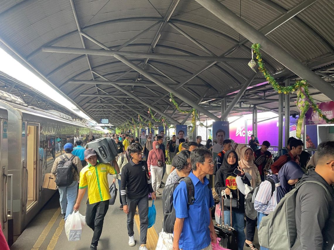 H+3 Arus Balik Lebaran, 29 Ribu Penumpang Turun di Stasiun Daop 8 Surabaya: Gubeng Terpadat 1 Daop 8 Surabaya.