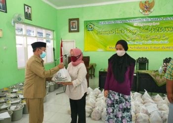 Zakat fitrah.