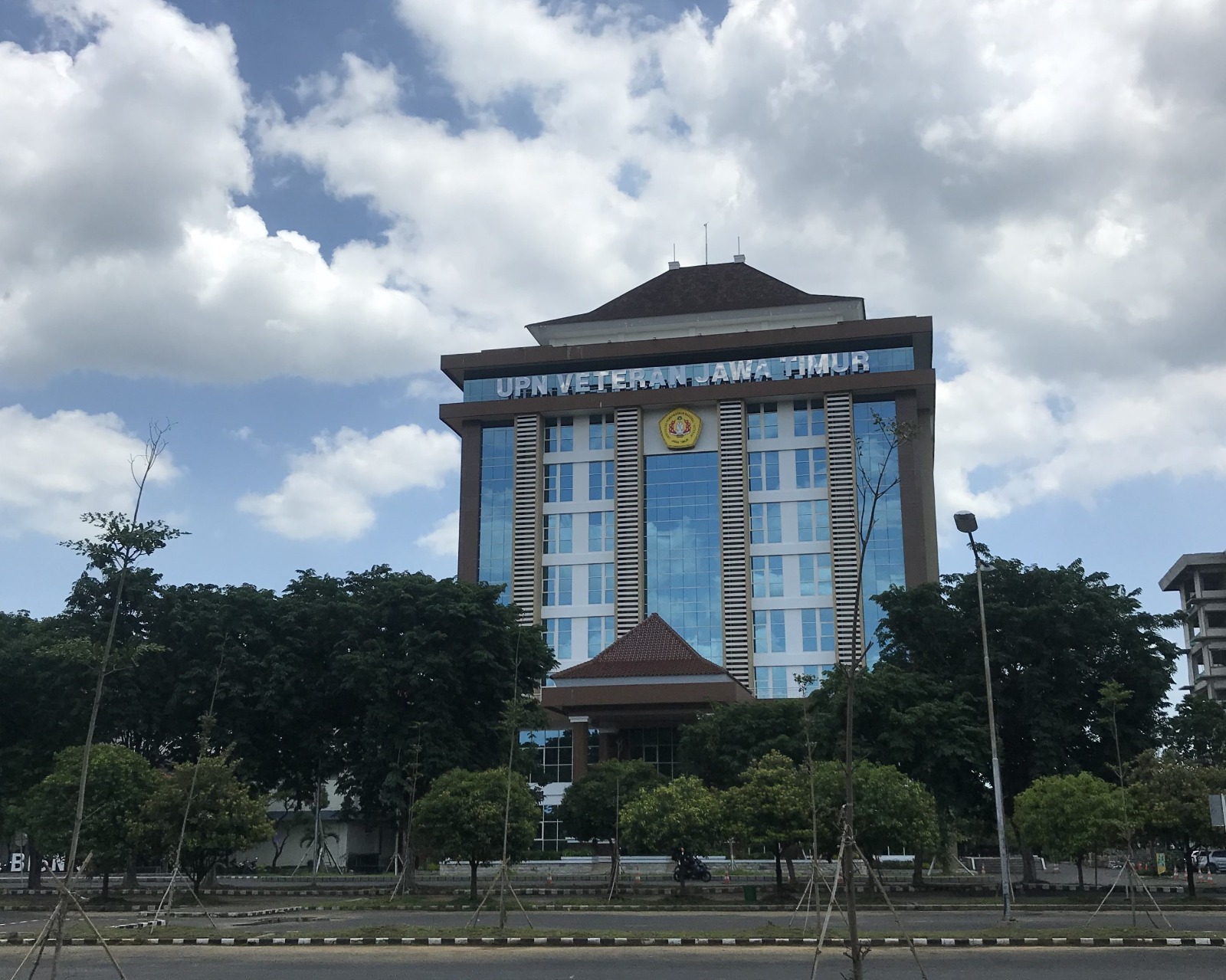 Miliki Prospek Kerja Luas, Ini 7 Rekomendasi Universitas dengan Jurusan Manajemen Terbaik di Jawa Timur 12 Universitas dengan Jurusan Manajemen Terbaik di Jawa Timur